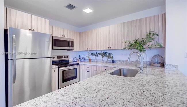 Building Photo - 2010 SW 25th Ter