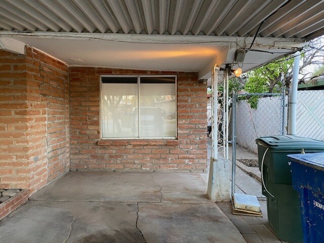 Building Photo - 3225 E Patricia St