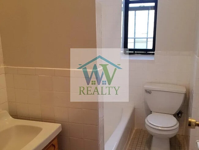 Building Photo - Newly Renovated 1 Bedroom Apartment in Mor...