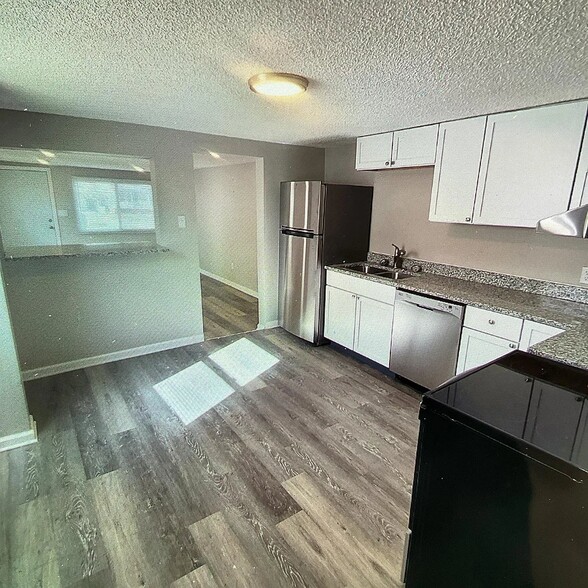 Building Photo - 355 Ripley Ave