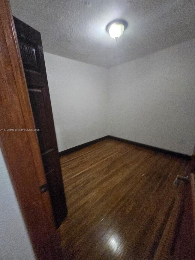 Building Photo - 1630 NW 31st Ave