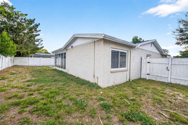 Building Photo - 8233 Redfield Dr