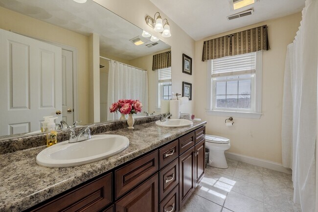 Building Photo - 9 Kettle Way