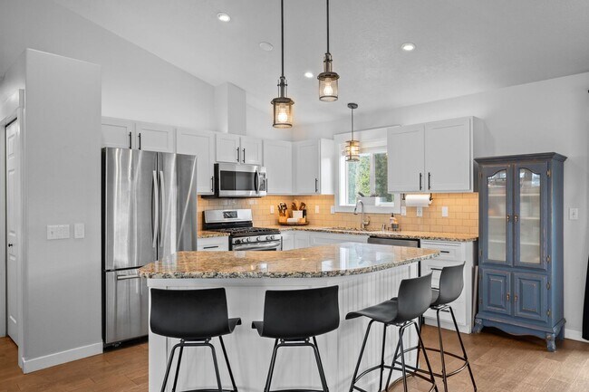 Building Photo - Gorgeous Liberty Lake 5 Bedroom Home!