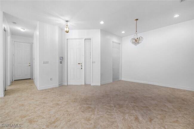 Building Photo - 10391 Carolina Willow Dr