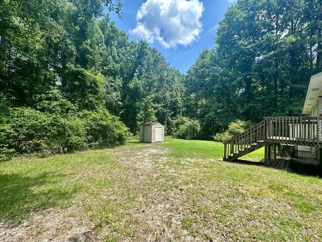 Building Photo - Charming 3 Bedroom Home!