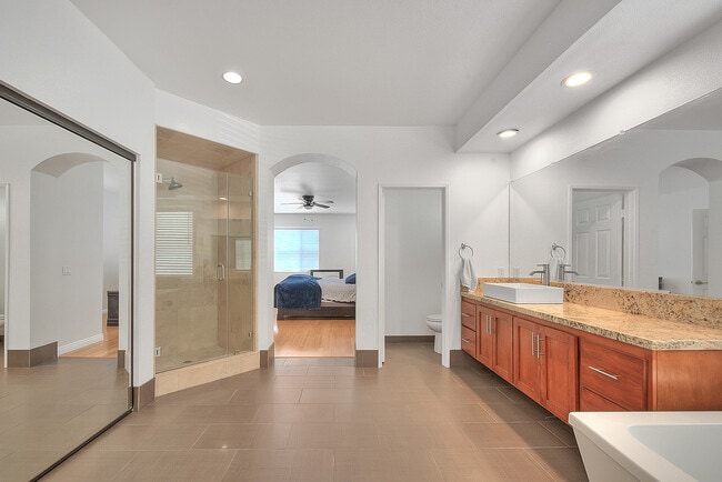 Building Photo - 3571 Rio Ranch Rd
