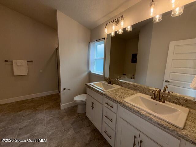 Building Photo - 825 Lantana St
