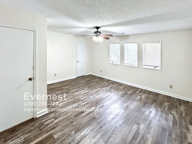 Building Photo - 2-Bedroom Home with Modern Amenities Near ...