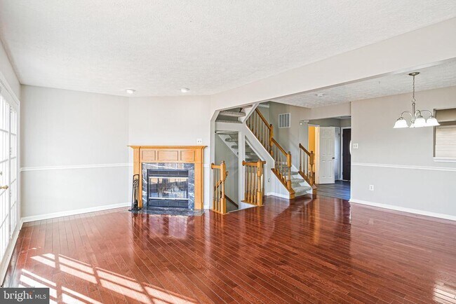 Building Photo - 5 Brantwood Ct