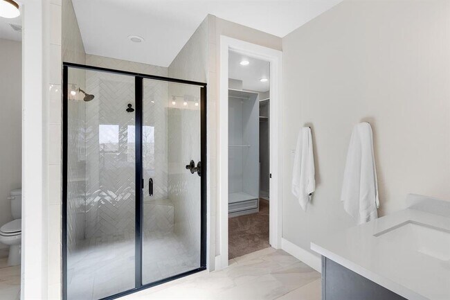Building Photo - 378 Carpenter Hill Dr