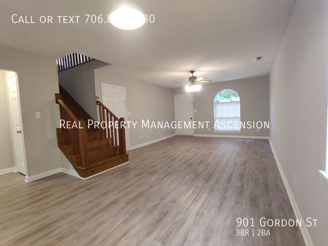 Building Photo - 901 Gordon St