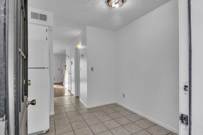 Building Photo - 1110 N Montgomery St