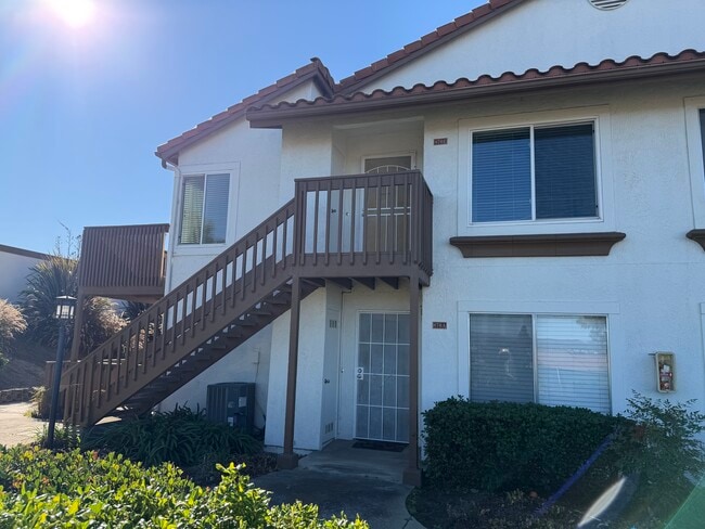 Building Photo - 870 S Rancho Santa Fe Rd