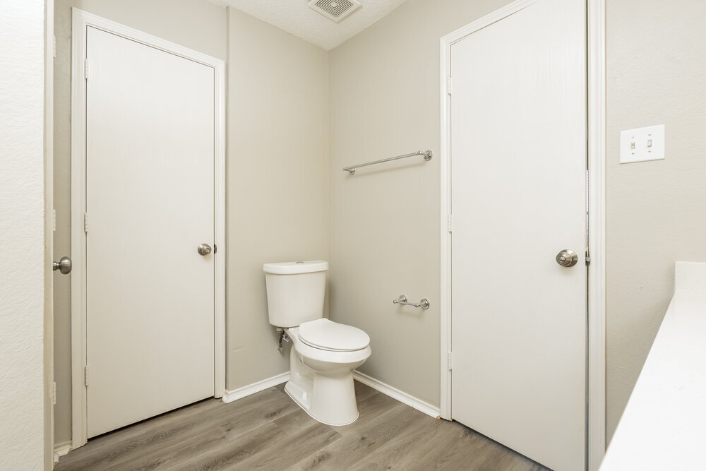 Building Photo - 1704 Chesterwood Dr