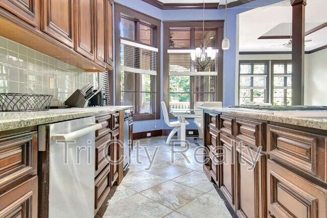 Building Photo - 250 Moss Creek Walk