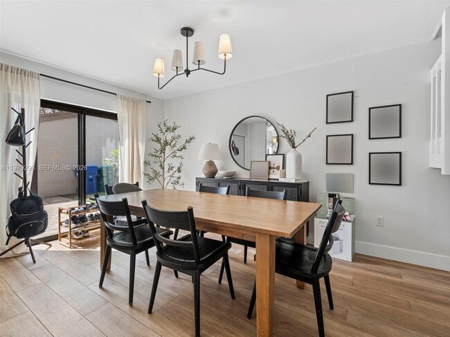 Building Photo - 10548 SW 112th Ave