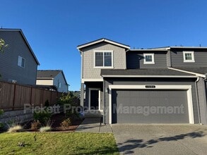 Building Photo - 6500 Hornet Cir NE