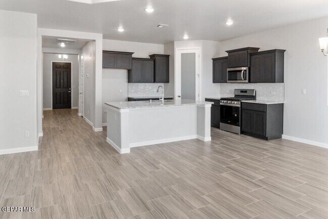 Building Photo - 512 Twilight Dr