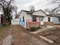 Building Photo - Two Bedroom House | Detached Garage