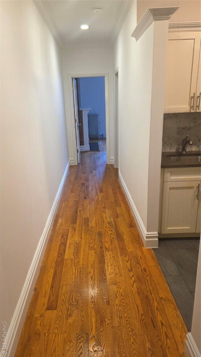 Building Photo - 3 Main St