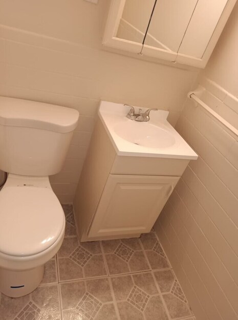 Building Photo - 5821 Stieren Dr