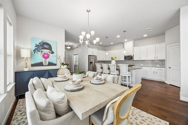 Building Photo - 1800 Roundtree Cir W