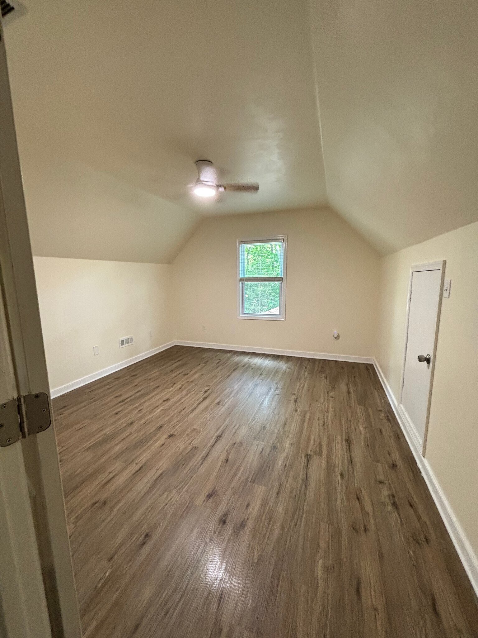 Building Photo - 16321 Rhodes Ln
