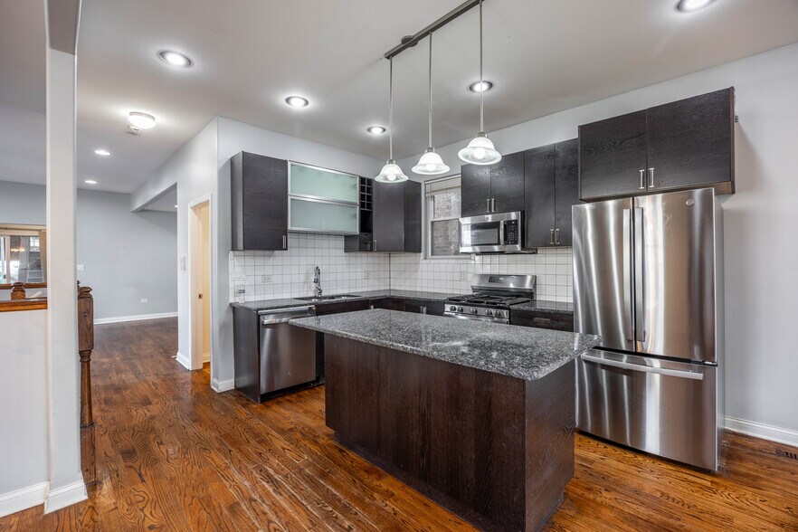 Building Photo - 3444 W Schubert Ave
