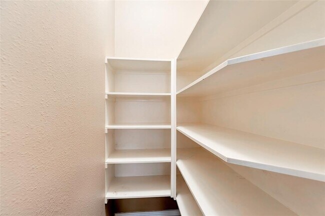 Building Photo - 13019 Chandler Chase Ct