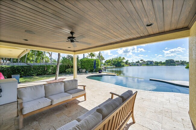 Building Photo - 6767 Tradewind Way