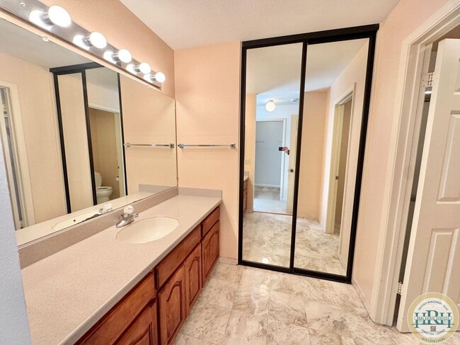 Building Photo - Charming 3-Bedroom, 2.5-Bathroom Condo in Novato