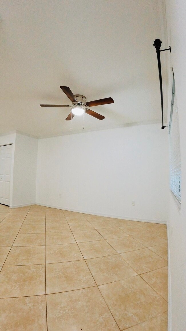Building Photo - 1000 Palm Trail