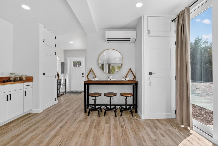 Building Photo - 8778 Waterfront Terrace