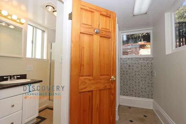 Building Photo - Coveted Piedmont Craftsman Home