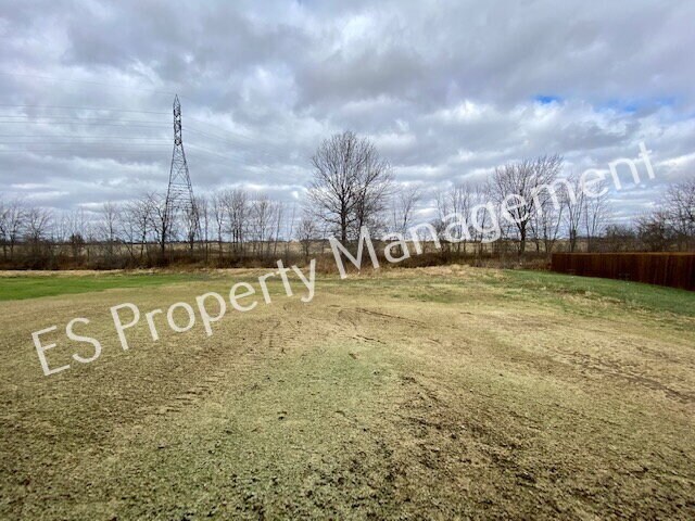 Building Photo - Gorgeous 5 Bedroom 3 Bathroom New Build in Muncie!