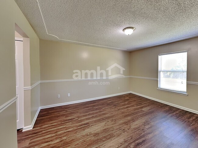 Building Photo - 3370 Westfield Dr