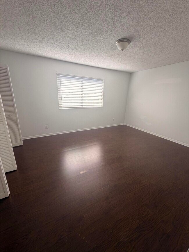 Building Photo - 3604 Inlet Cir