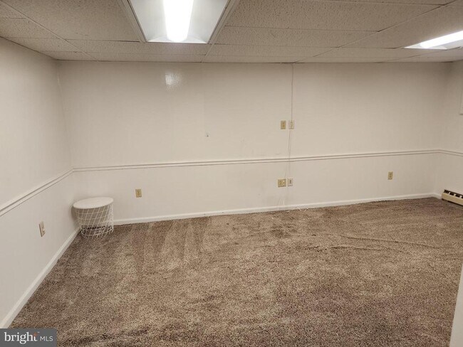 Building Photo - 25 Forsythia Ct