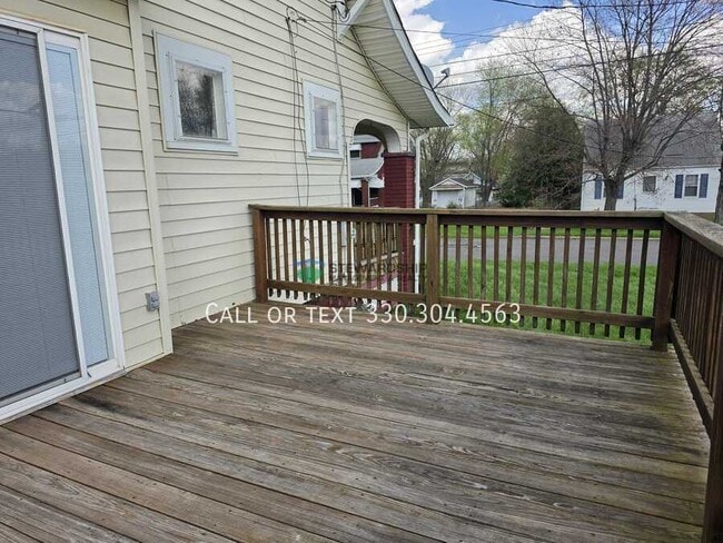 Building Photo - 1717 Bedford Ave SW