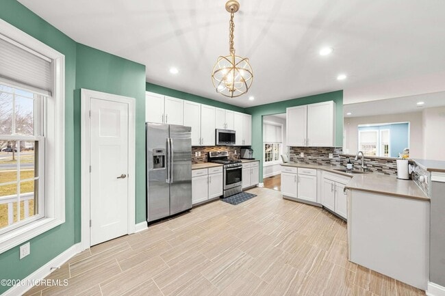 Building Photo - 2 Gonzalez Dr