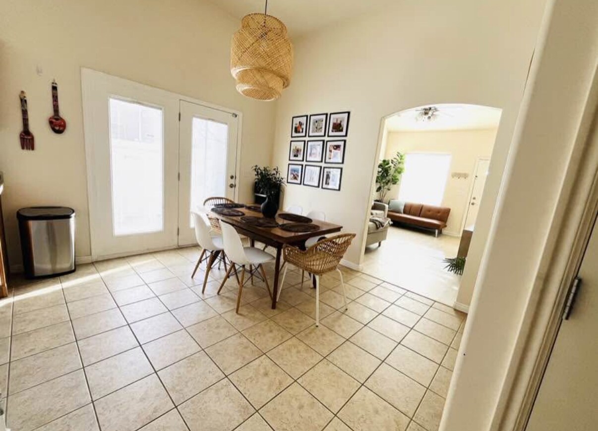 Building Photo - 8789 S Caliente Dr