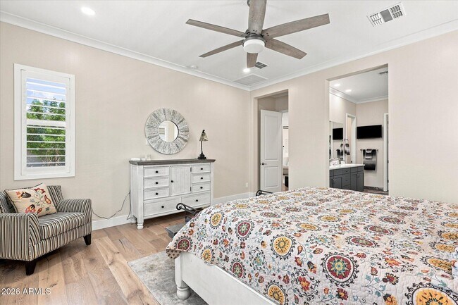 Building Photo - 1118 E Paseo Way