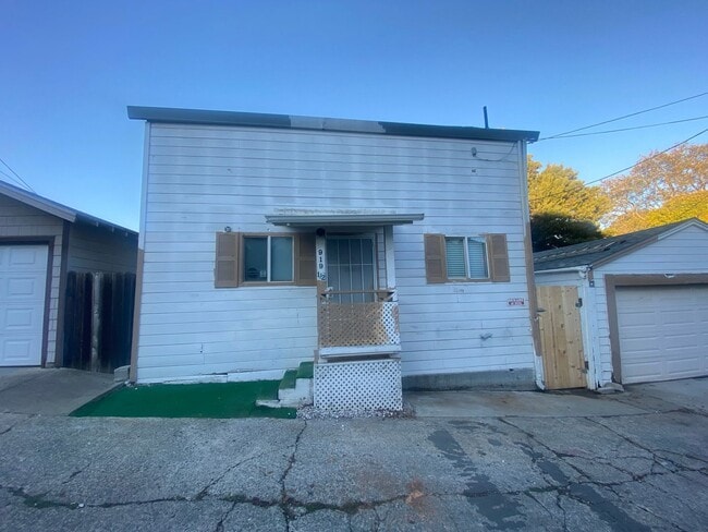 Building Photo - 919 Kentucky St