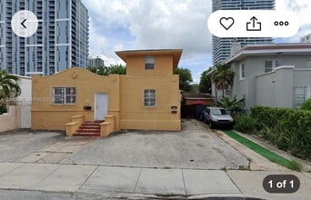 Building Photo - 215 NE 27th St