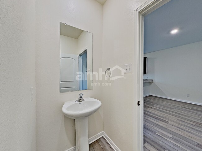 Building Photo - 7942 Cactus Plum Drive