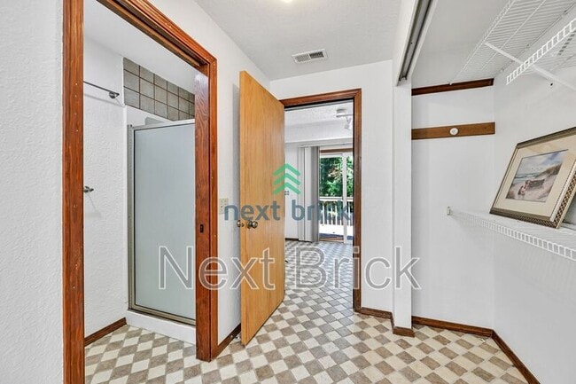 Building Photo - 21501 21st Ave W