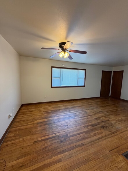 Building Photo - 602 Kaw St