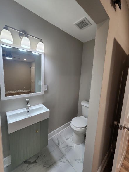 Building Photo - 0 W Lake Ave NW