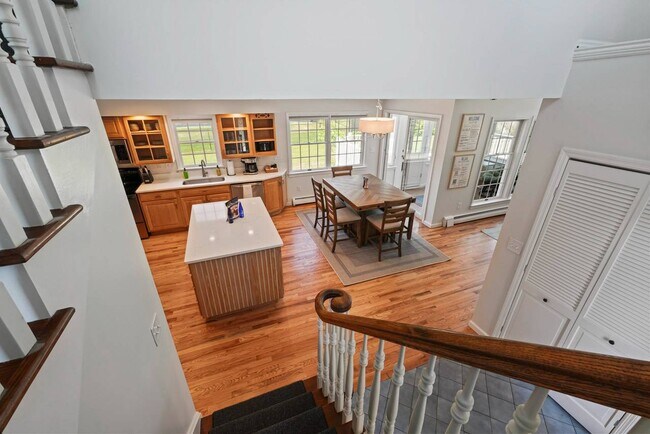 Building Photo - 1439 NY-9P